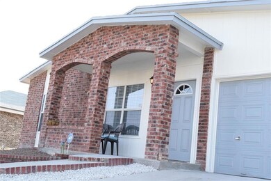 729 Maravillas St, El Paso, TX 79928 - photo 3