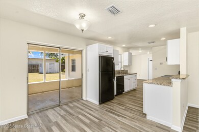23_4185Skyway211_mls