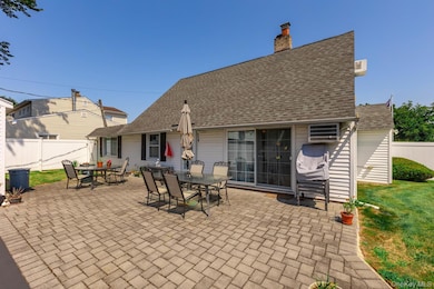 46 Tallow Ln, Levittown, NY 11756 - photo 6