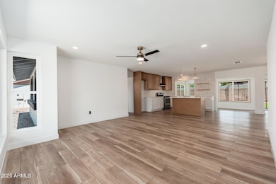 3910 W Kings Ave - 04