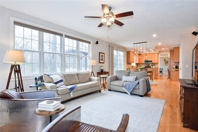 427 Glen Hill Dr, Saunderstown, RI 02874 - photo 3