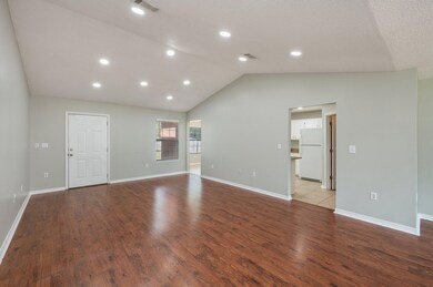 7-web-or-mls-5834 Antler Way-02