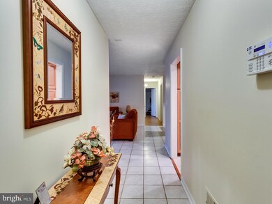 11969 Cardamom Dr unit 11969, Woodbridge, VA 22192 - photo 2