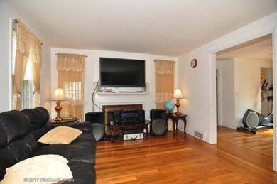 72 Puritan Dr, Warwick, RI 02888 - photo 3