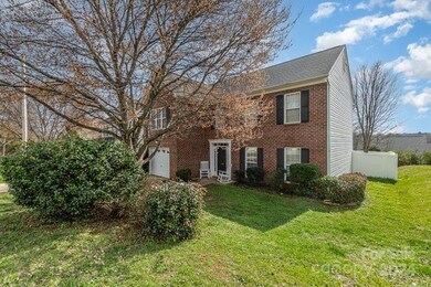 2108 Ballingarry Dr, Statesville, NC 28625 - photo 2