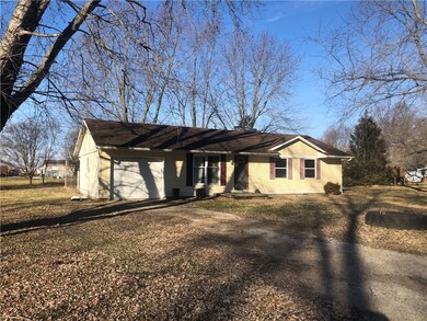 14177 N South Shore Dr, Effingham, IL 62401 - photo 2