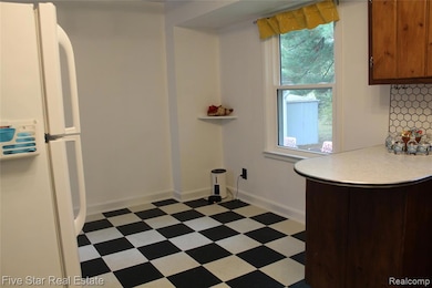 3251 Lynne Ave, Flint, MI 48506 - photo 5