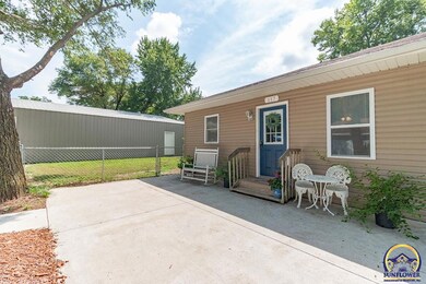 117 W 2nd St, Hoyt, KS 66440 - photo 5