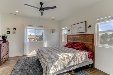 Master Bedroom - 102 N Lookout Pt