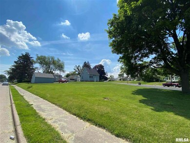 2131 Hickory Grove Rd, Davenport, IA 52804 - photo 5