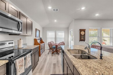 308 Pecos Dr, Huntsville, TX 77340 - photo 7