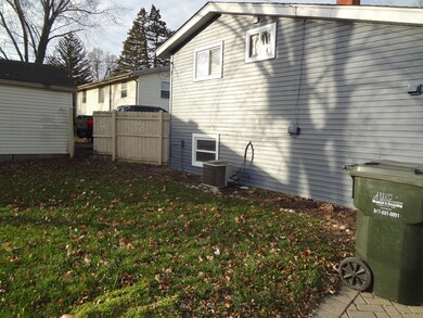 1441 Kings Rd, Carpentersville, IL 60110 - photo 4