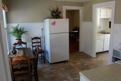 1st floor rear 1 bedroom apt with...