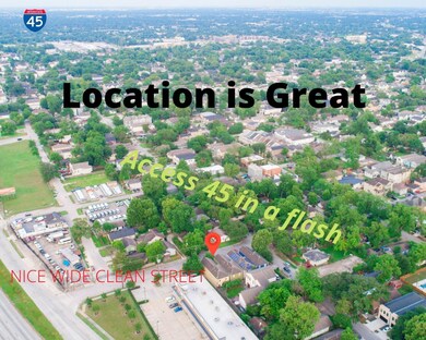 The location is Great!
Great Street with curb and