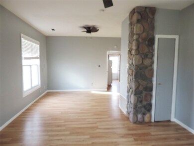 502 Frorer Ave, Lincoln, IL 62656 - photo 3