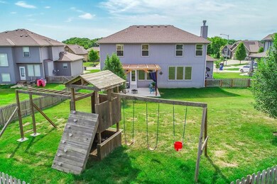 21072 Cooper St, Spring Hill, KS 66083 - photo 5