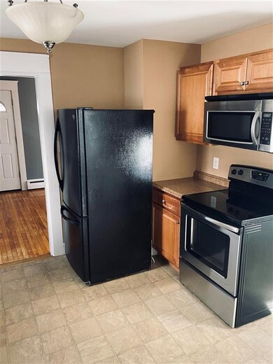 98 Crescent Rd, Manchester, NH 03103 - photo 3