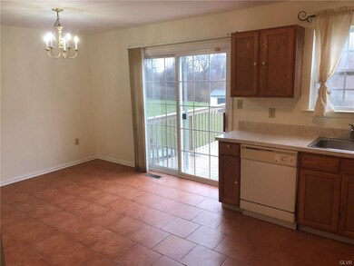 705 Bach Ct, Freemansburg, PA 18017 - photo 3