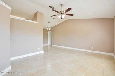 003-photo-living-room-10880815