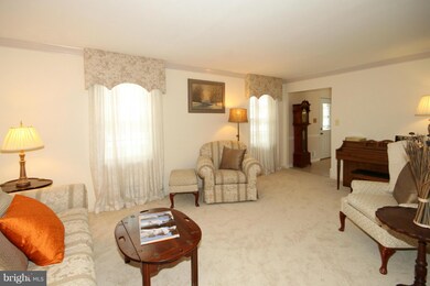 4502 Wakefield Chapel Rd, Annandale, VA 22003 - photo 2