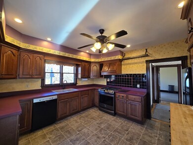 7 Undisclosed unit 1, Dracut, MA 01826 - photo 2