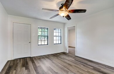 513 Mayford St, Houston, TX 77076 - photo 4