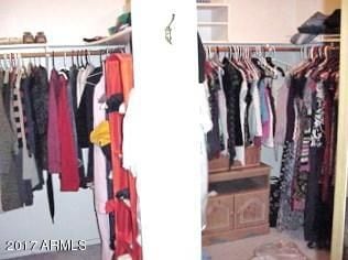 MASTER WALK-IN CLOSET