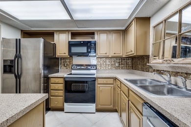 9819 Smokefeather Ln, Dallas, TX 75243 - photo 4