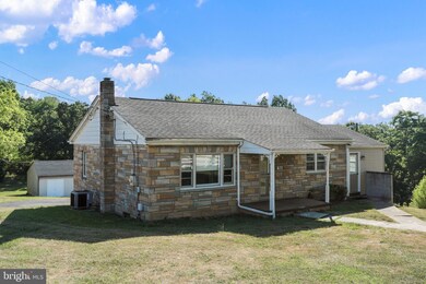 764 Ash St, Strasburg, VA 22657 - photo 4