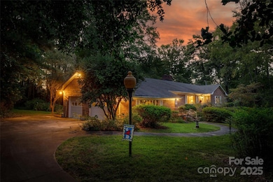 327 Livingston Dr, Charlotte, NC 28211 - photo 2