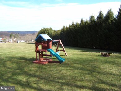 1896 Church View Rd, Coopersburg, PA 18036 - photo 4