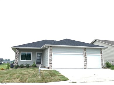 9608 Marnewood Dr, Johnston, IA 50131 - photo 2