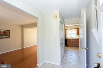 12806 Kitchen House Way, Germantown, MD 20874 - photo 3