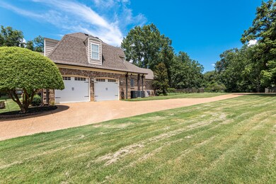 Attached 2 Car Garage