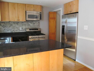 5839 Edgehill Dr, Alexandria, VA 22303 - photo 3