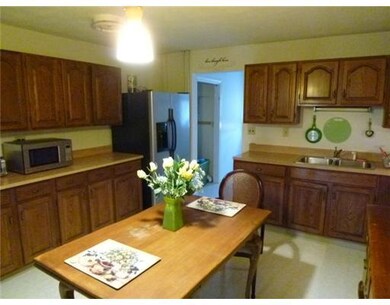 12 Almy St unit 12, Newport, RI 02840 - photo 3