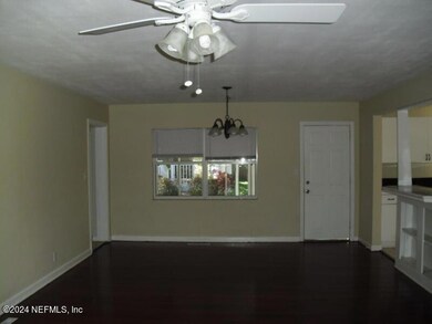 4616 Burgundy Rd N, Jacksonville, FL 32210 - photo 4