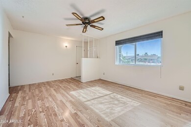 10610 N 39th Way - MLS Sized - 005 - 06