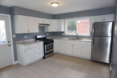 1701 Lyons Ct, Waukegan, IL 60085 - photo 5