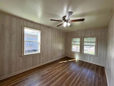 1409 Saint Vincent St, Donaldsonville, LA 70346 - photo 3