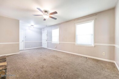 200 Pine Valley Dr 12