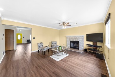 1712 Sunshine Ln, Zion, IL 60099 - photo 6