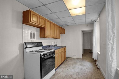 913 Robeson St, Reading, PA 19604 - photo 7