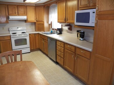 635 Park Ave, Contoocook, NH 03229 - photo 2