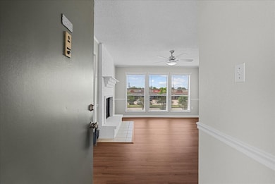 Step inside and feel right at home. This family ro