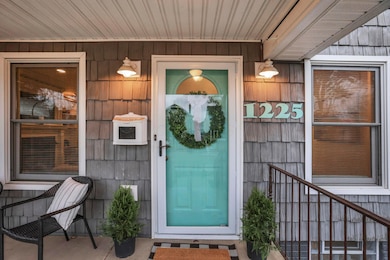 1225 Eastview Ave, Columbus, OH 43212 - photo 2