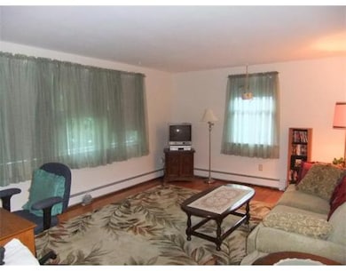 000 Jacquelyn Rd, Weymouth, MA 02188 - photo 2