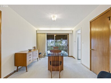 6421 SW Loop Dr, Portland, OR 97221 - photo 7