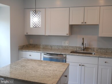 3079 White Birch Ct, Fairfax, VA 22031 - photo 5