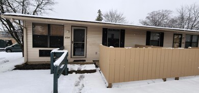 824 Pipers Run Ct, Columbus, OH 43228 - photo 2